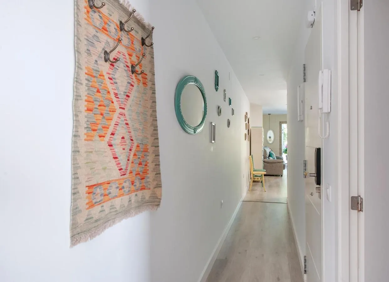 Casa Valentina: Confort Y Luz En Sevilla Centro Seville